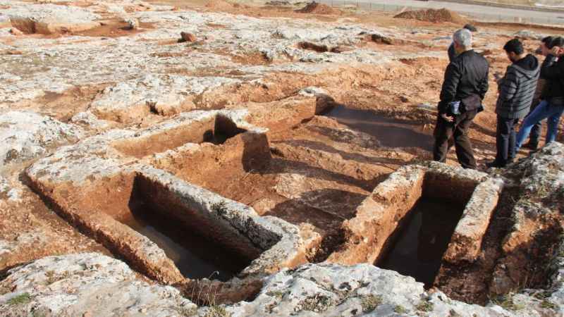 Perre’de Antik Kenti'nde 1800 yıllık boğa başı kabartması bulundu