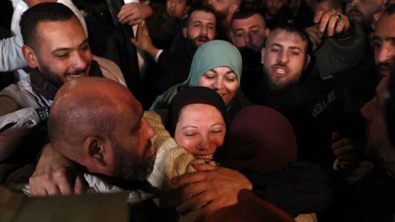 Hamas ile İsrail arasında 6. esir takası tamamlandı