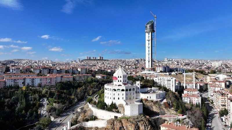 197 metrelik Atatürk Cumhuriyet Kulesi açılışa gün sayıyor