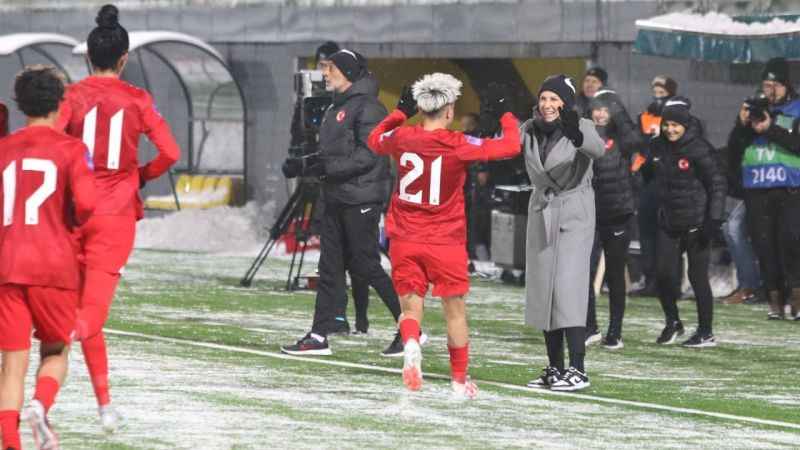 A Milli Kadın Futbol Takımı, Litvanya'yı farklı mağlup etti