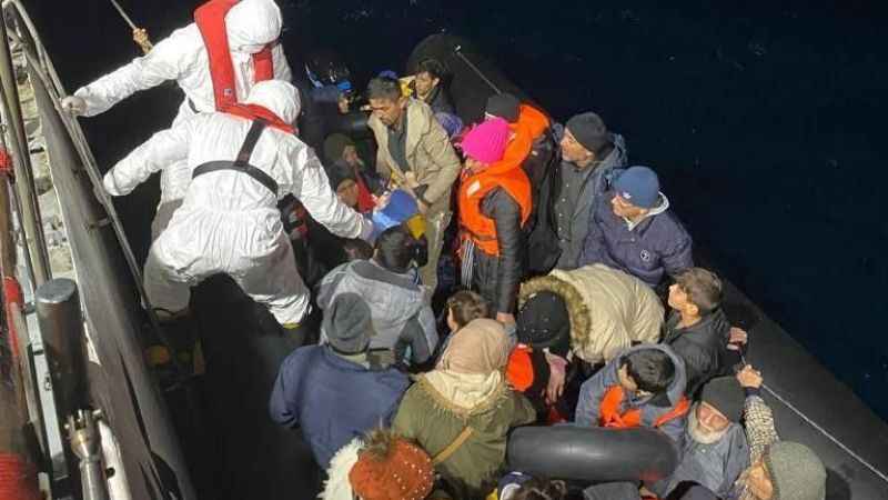 Ayvalık açıklarında 48 göçmen yakalandı