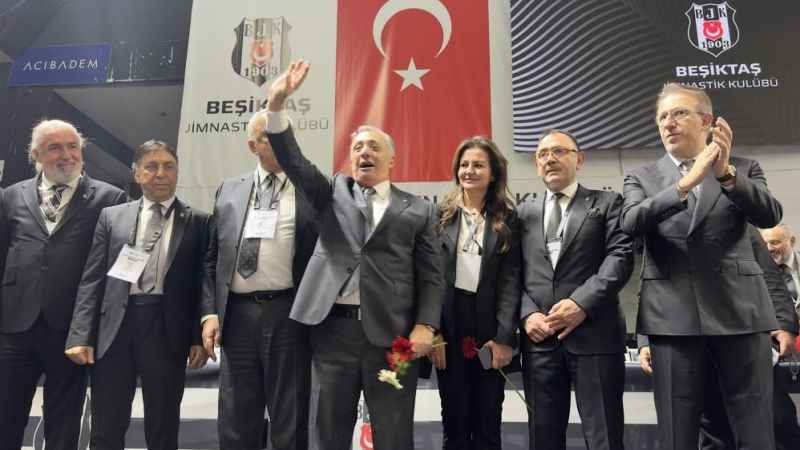 Ahmet Nur Çebi, kongre üyeleriyle vedalaştı