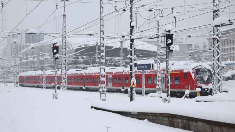 Almanya'nn güneyinde yoğun kar yağışı