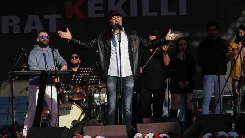 Ahmet Zenbilci Bulvarı açıldı, Adanalılar Murat Kekilli konseriyle coştu