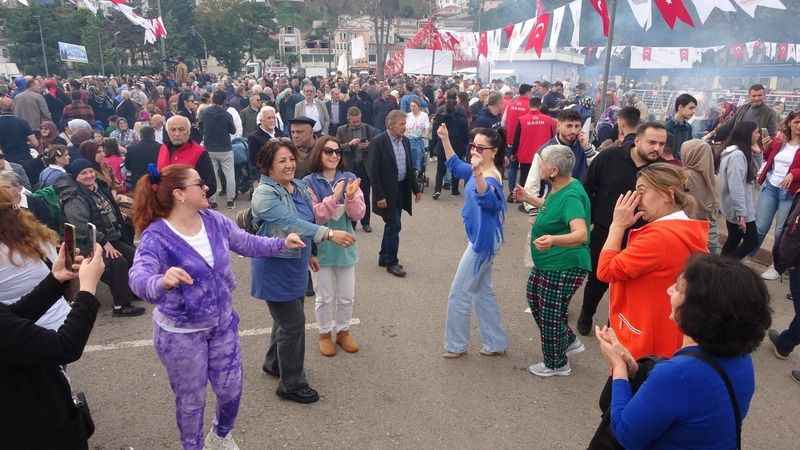 Sakin şehirde hamsi festivaline rekor katılım