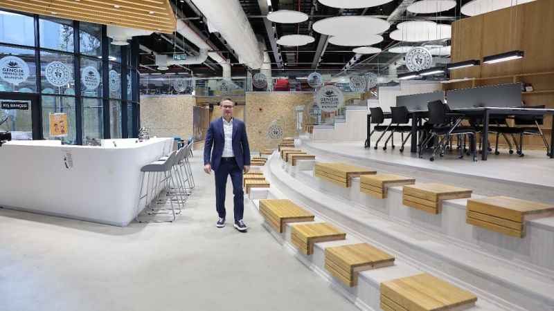 Başakşehir Belediye Başkanı Kartoğlu, gençleri Başakşehir Gençlik Merkezi’ne davet etti