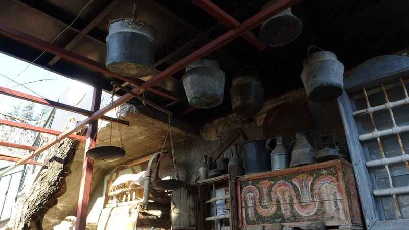 Emekli esnafın koleksiyonu tarihe ışık tutuyor