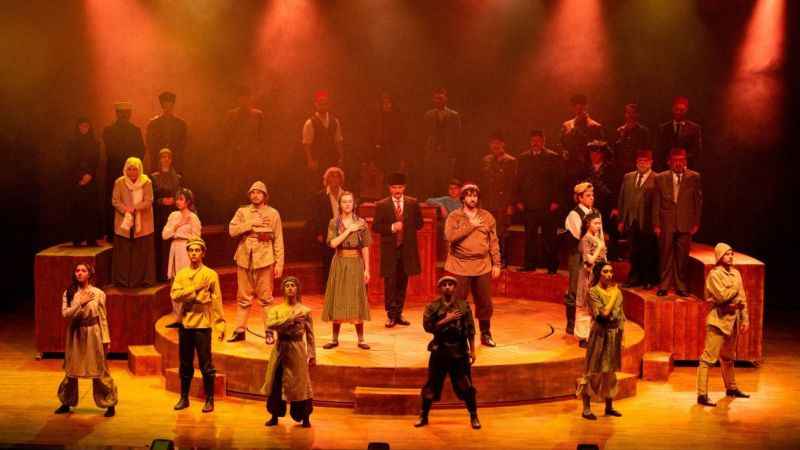  "Cumhuriyet'e Doğru" oyunu Erzurum'da sahnede