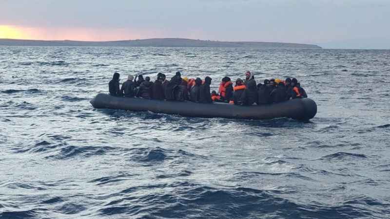 Ayvalık’ta 47 göçmen Sahil Güvenlik’ten kaçamadı