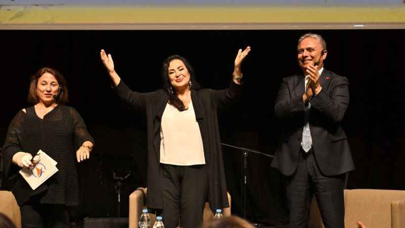 Türkan Şoray Muratpaşa'da onur konuğu oldu