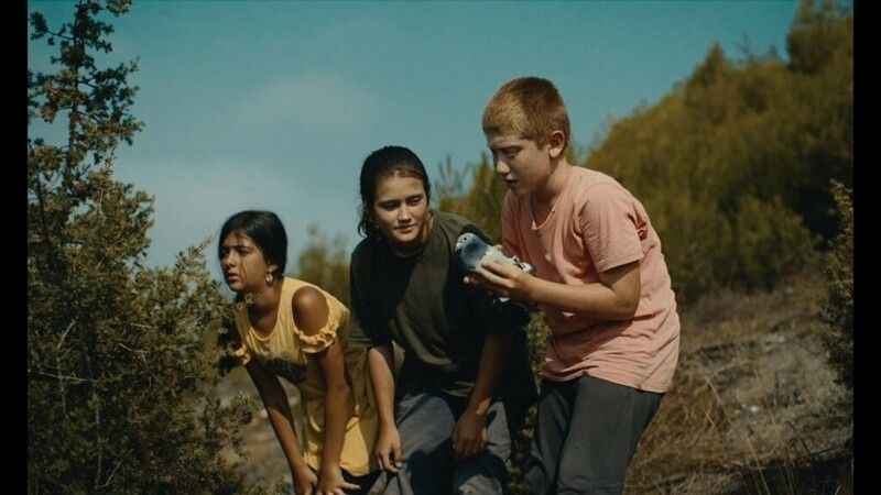 Çocuklara önce oyunculuk kursu verdi, sonra filmde oynattı