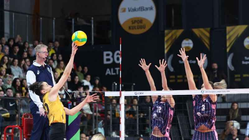 CEV Şampiyonlar Ligi: V. Bank: 3 - Jedinstvo Stara Pazova: 1