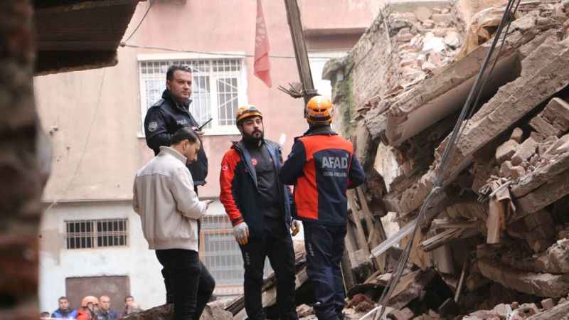 Diyarbakır’da çöken binada kimsenin olmadığı belirlendi