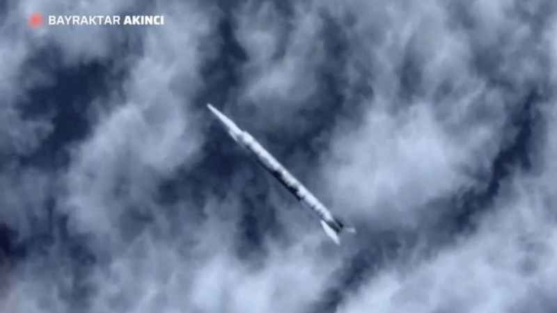 Bayraktar Akıncı'dan süpersonik füze atış testi