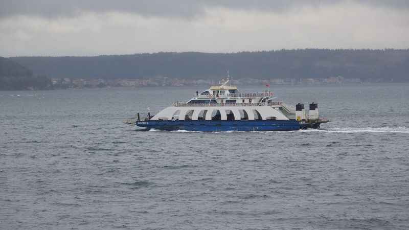 Bozcaada ve Gökçeada'ya tüm feribot seferleri iptal edildi