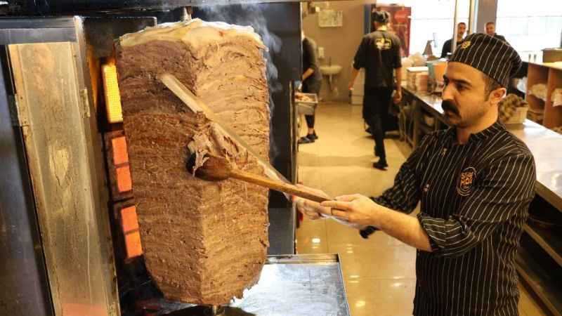 Sivas yaprak döneri damakları şenlendiriyor