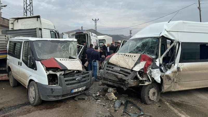 Şırnak’ta trafik kazası: 18 yaralı