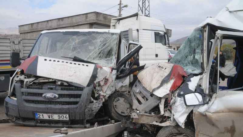 Şırnak’ta trafik kazası: 18 yaralı