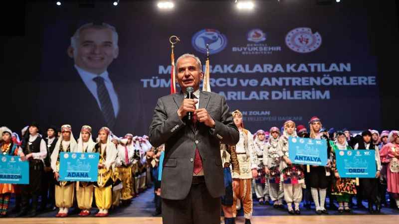 Denizli'de Türkiye'nin renkleri görsel şölen oluşturdu