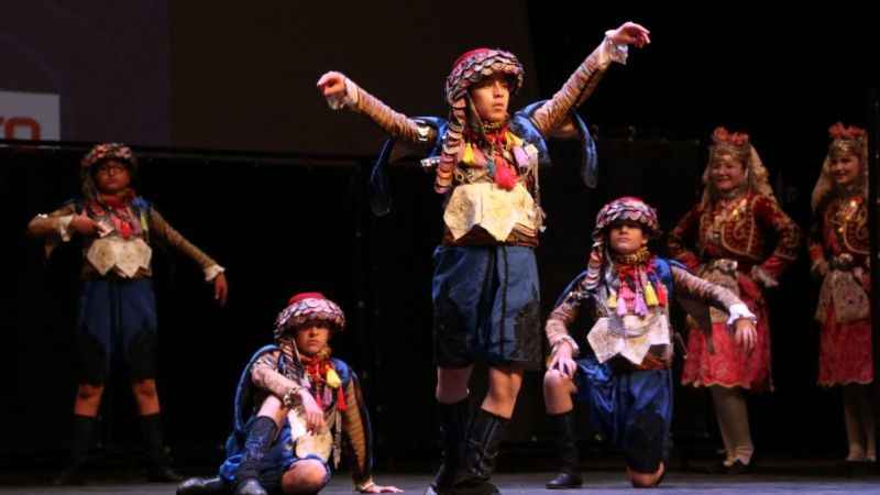 Denizli'de Türkiye'nin renkleri görsel şölen oluşturdu