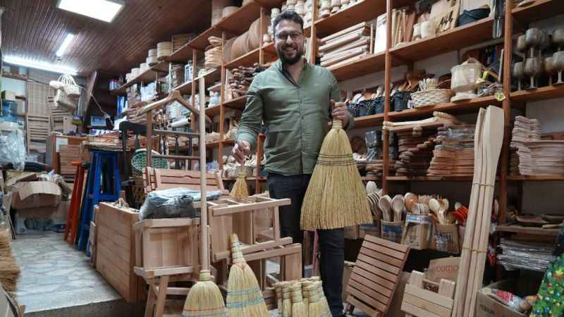 Çalı süpürgesi akıllı robot süpürgelere direniyor