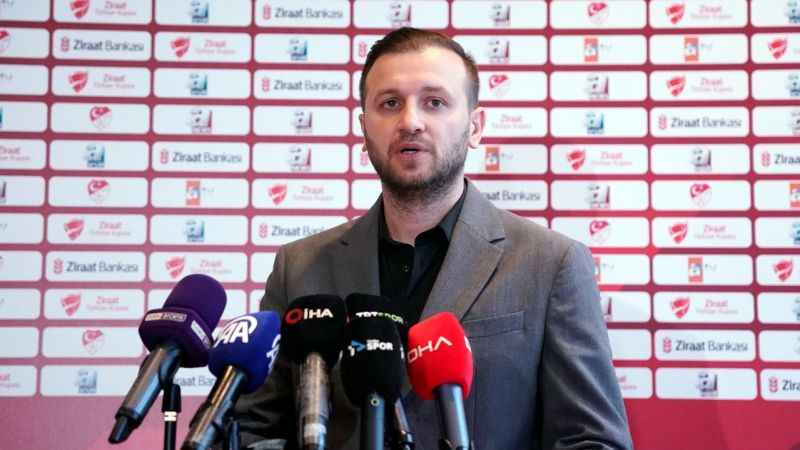 Fatih Kulaksız: "Asıl önceliğimiz ligde şampiyon olmak ama kupada da gidebildiğimiz yere kadar gitmek istiyoruz"