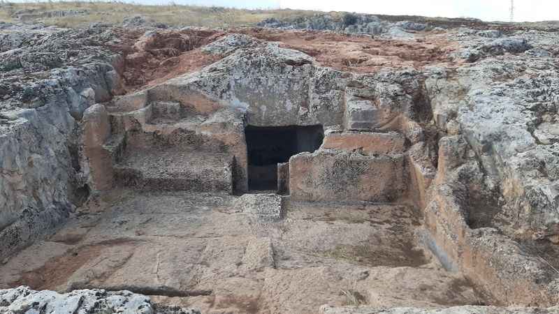 Perre Antik Kent’te ilginç mezar kabartmaları ortaya çıktı