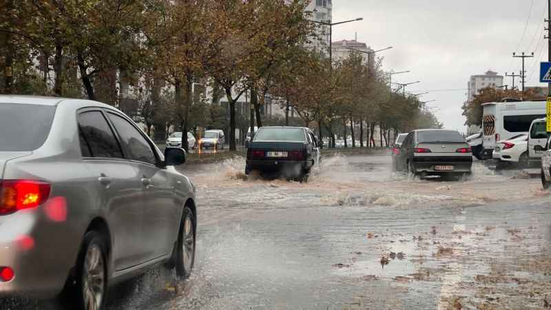 Kahramanmaraş’ta şiddetli yağış su taşkınlarına neden oldu