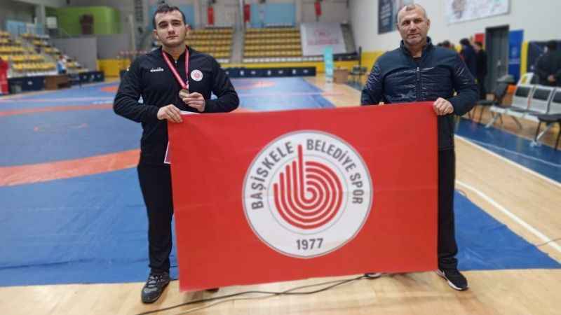 Güreşçi Berat Mut Türkiye şampiyonasına katılacak