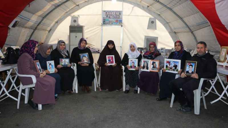 Diyarbakır anneleri bin 559 gündür evlatları için nöbette