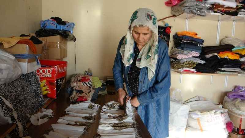 60 yılını dikiş makinesinin başında geçirdi