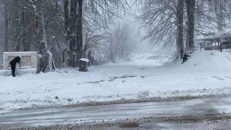 Kütahya Domaniç’te kar yağışı