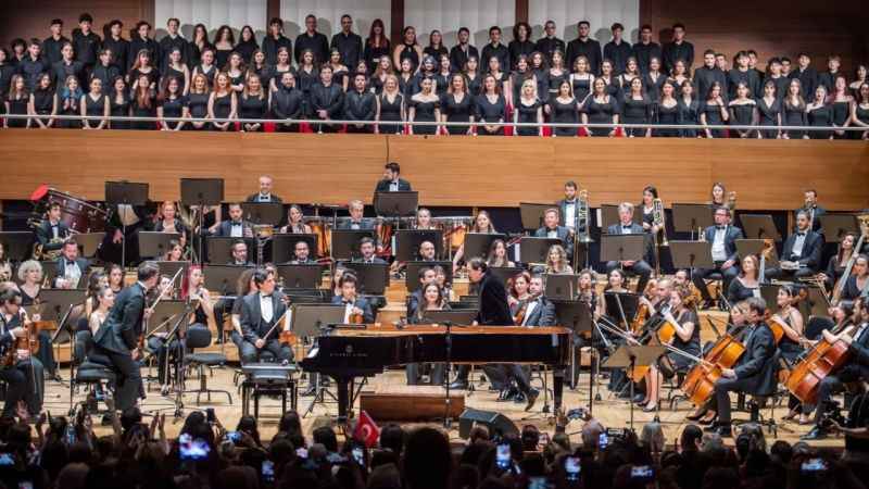 İzmir'in Ahmed Adnan Saygun Sanat Merkezi 15 yaşında