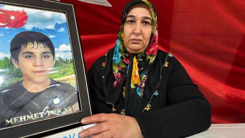 Evlat nöbetindeki anne 11 yaşındayken kaçırılan oğlunun yolunu gözlüyor