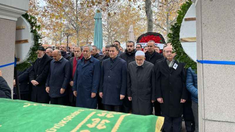 Deva Partisi lideri Babacan’ın annesi son yolculuğuna uğurlandı