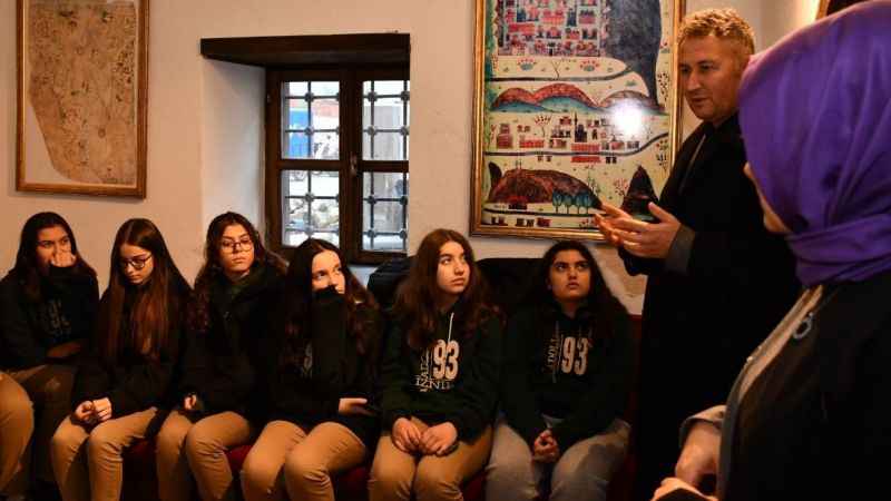 İznik Belediyesi tarih arşivine katkı sunuyor