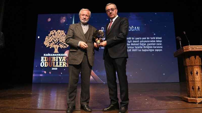 Kahramanmaraş’ta edebiyat ödülleri verildi