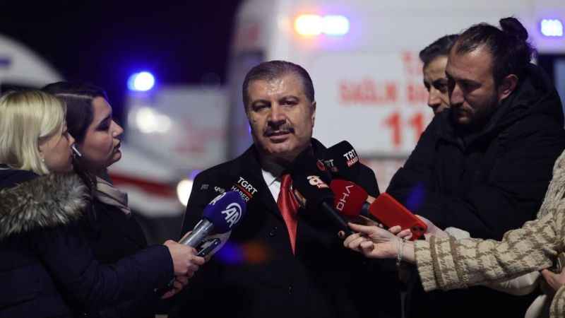 Bakan Koca: “Toplam 182 hasta Türkiye’ye getirildi”