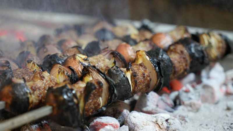 Kış aylarının vazgeçilmez lezzeti: Soğan kebabı Kış aylarının vazgeçilmez lezzeti: Soğan kebabı