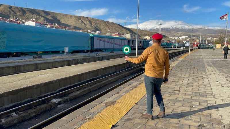 Van Gölü Ekspresi kış sezonunun ilk seferine başladı