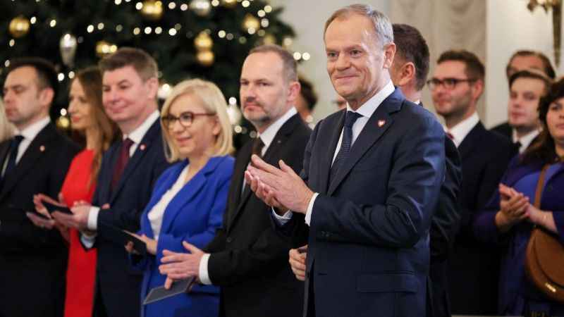 Polonya'da Donald Tusk hükümeti göreve başladı