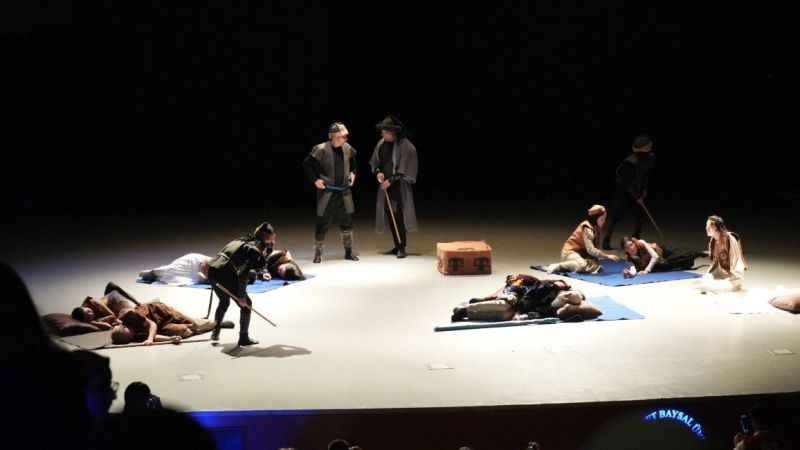 Kazakistanlı öğrenciler eski Türklerin yaşamını sahneledi