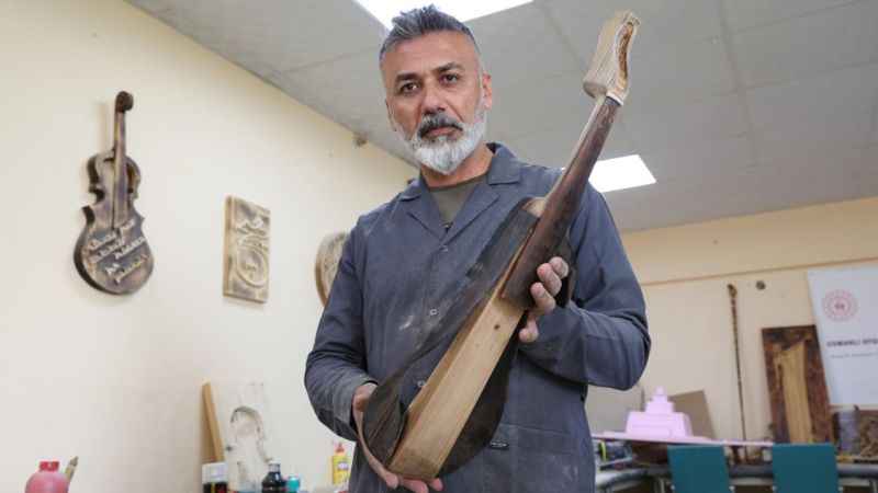 Elazığlı usta kütükleri sanata dönüştürüyor