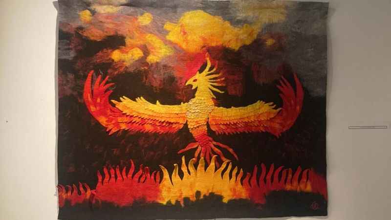 Islak keçe sanatı ile masalları tablolara yansıtıyor