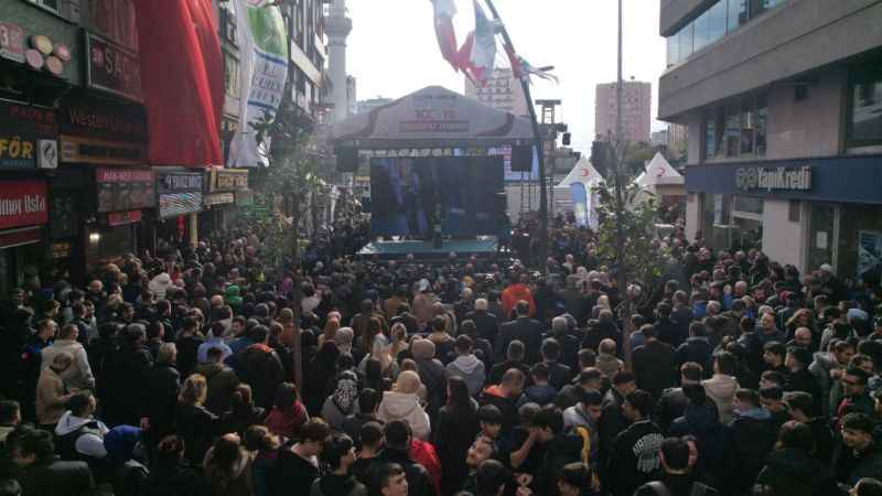 Bahçelievler Belediyesi yerli üretim olan "Cumhuriyet" isimli elektrikli tramvayı hizmete açtı