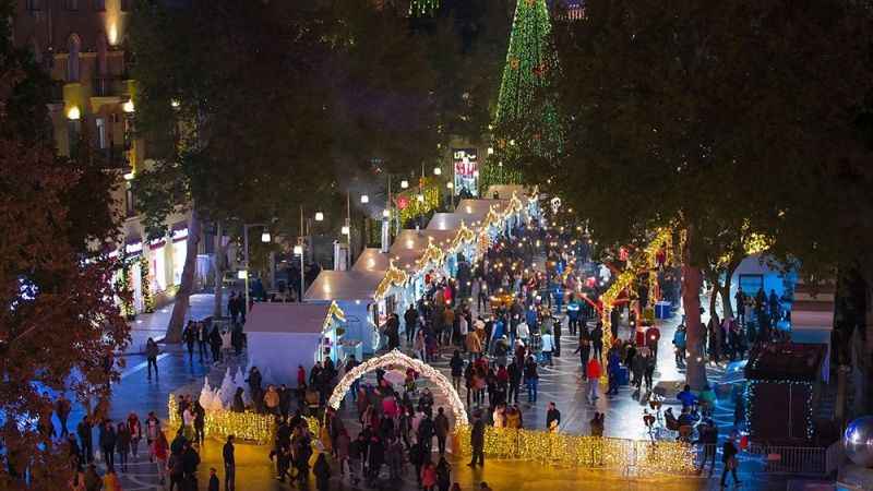 Bakü Çeşme Meydanı'nda "kış masalı" gönülleri ısıtacak