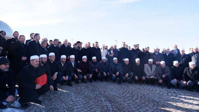 Erzurum’un 500 yıllık kadim geleneği dualarla başladı