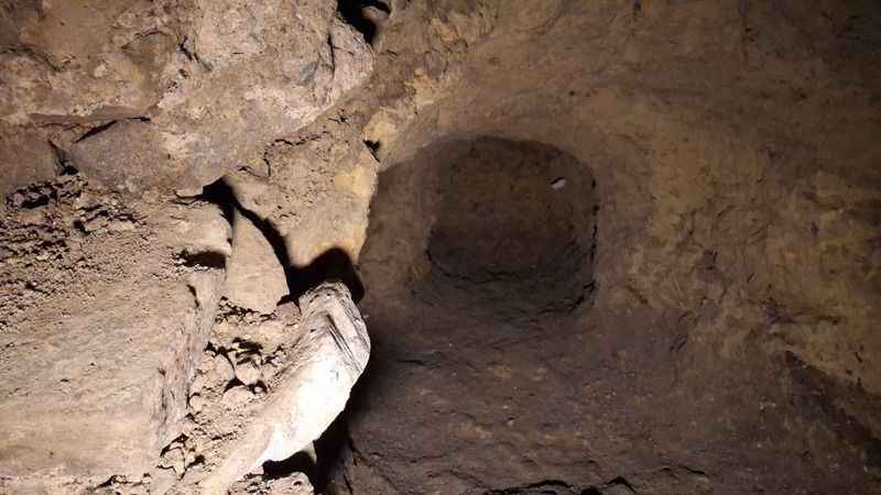 Tarihi kalede 2 bin yıllık sarnıç ve mimari yapı bulundu