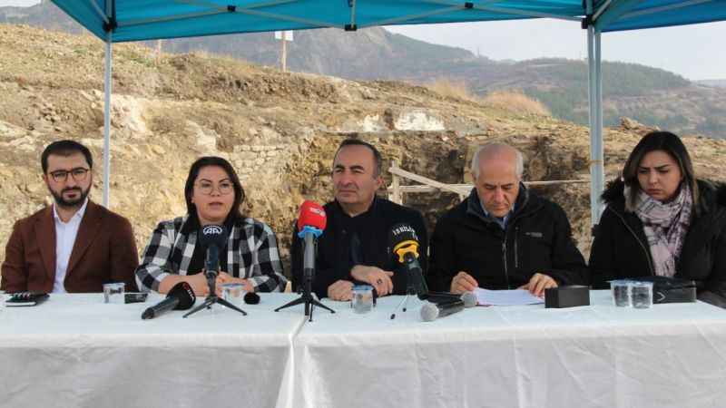 Tarihi kalede 2 bin yıllık sarnıç ve mimari yapı bulundu