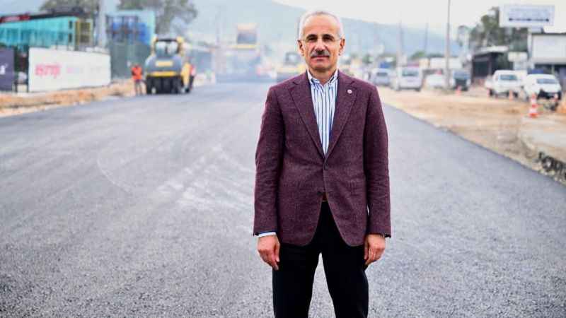 Bakan Uraloğlu: "Projelere gösterilen ilgi Türkiye ekonomisine duyulan güvenin göstergesidir"